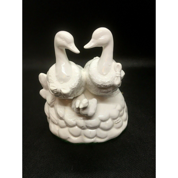Midwest Ceramic White Vintage Music Box - Picture 7 of 7